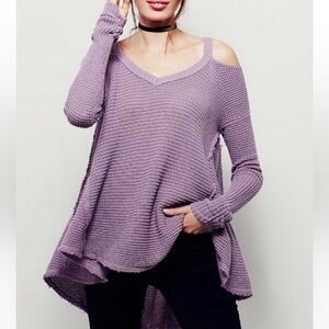FREE PEOPLE Moonshine Cold Shoulder Waffle Knit Purple V-Neck Sweater Size Small